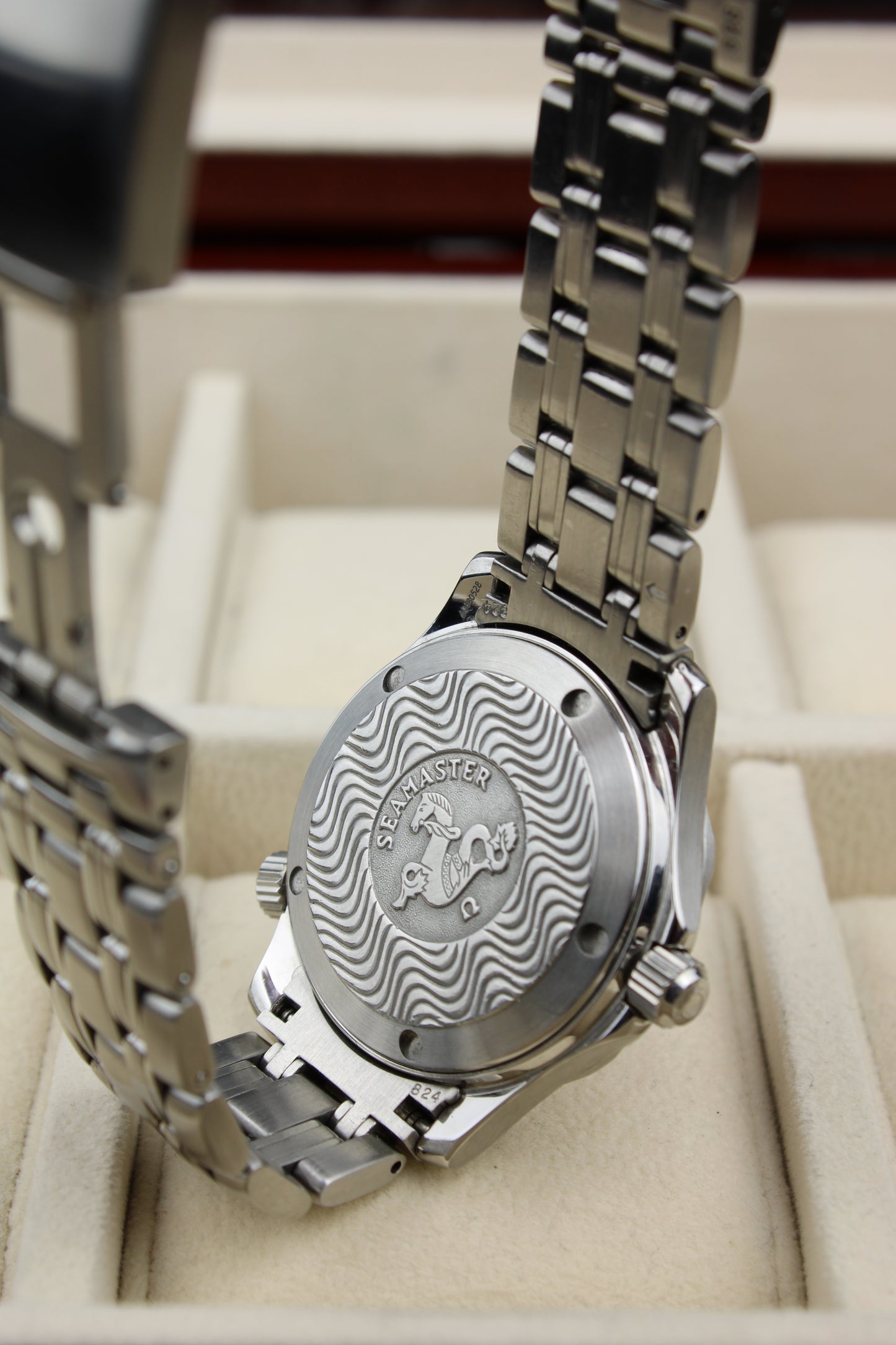 Omega Seamaster 300m Marui Edition 2552.61 (1 of 1000)