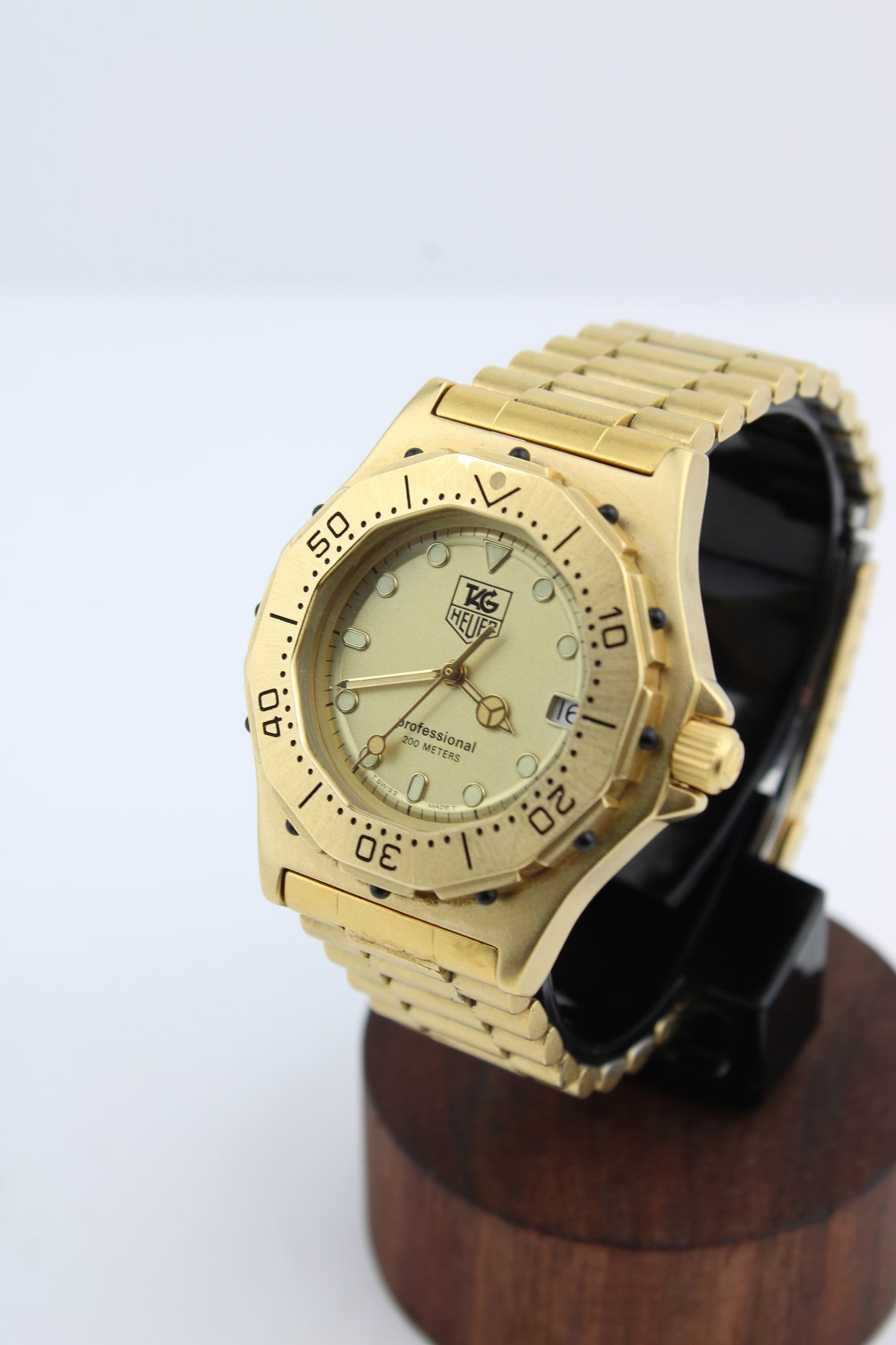 TAG Heuer 3000 Series Midsize 934.413