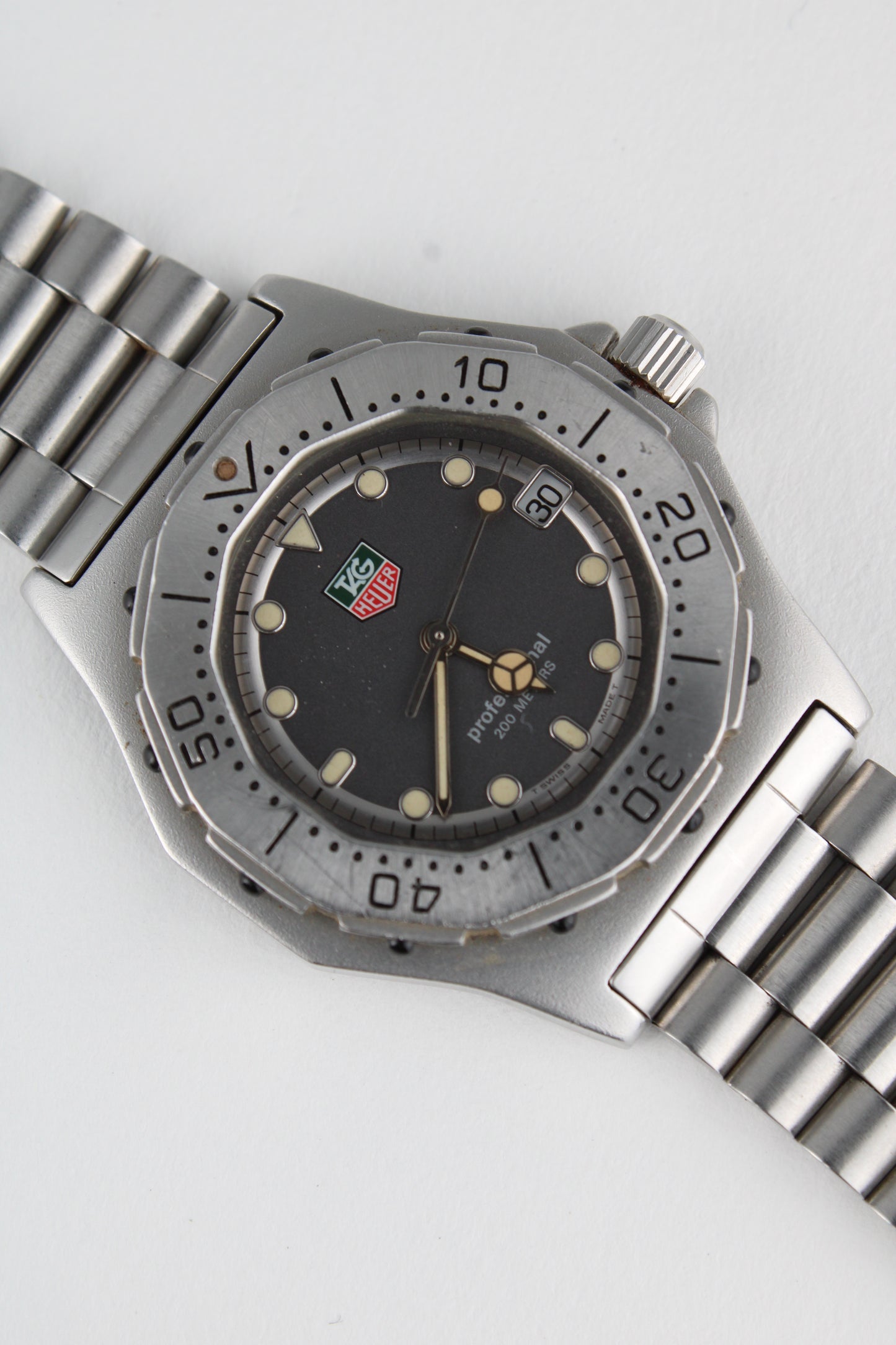 TAG Heuer 3000 Series 932.213 - Midsized