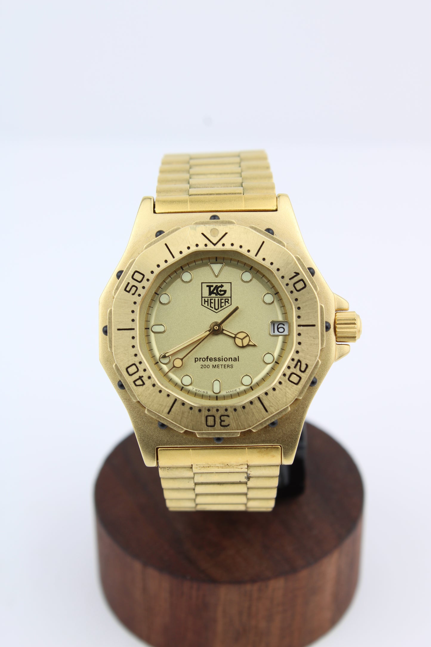 TAG Heuer 3000 Series Midsize 934.413