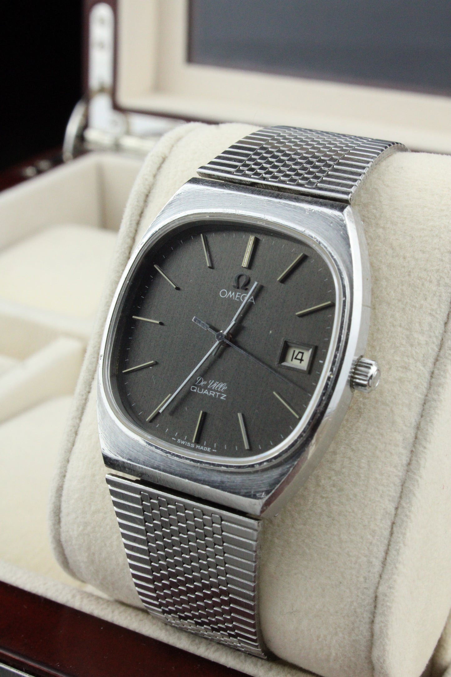 Omega De Ville Quartz