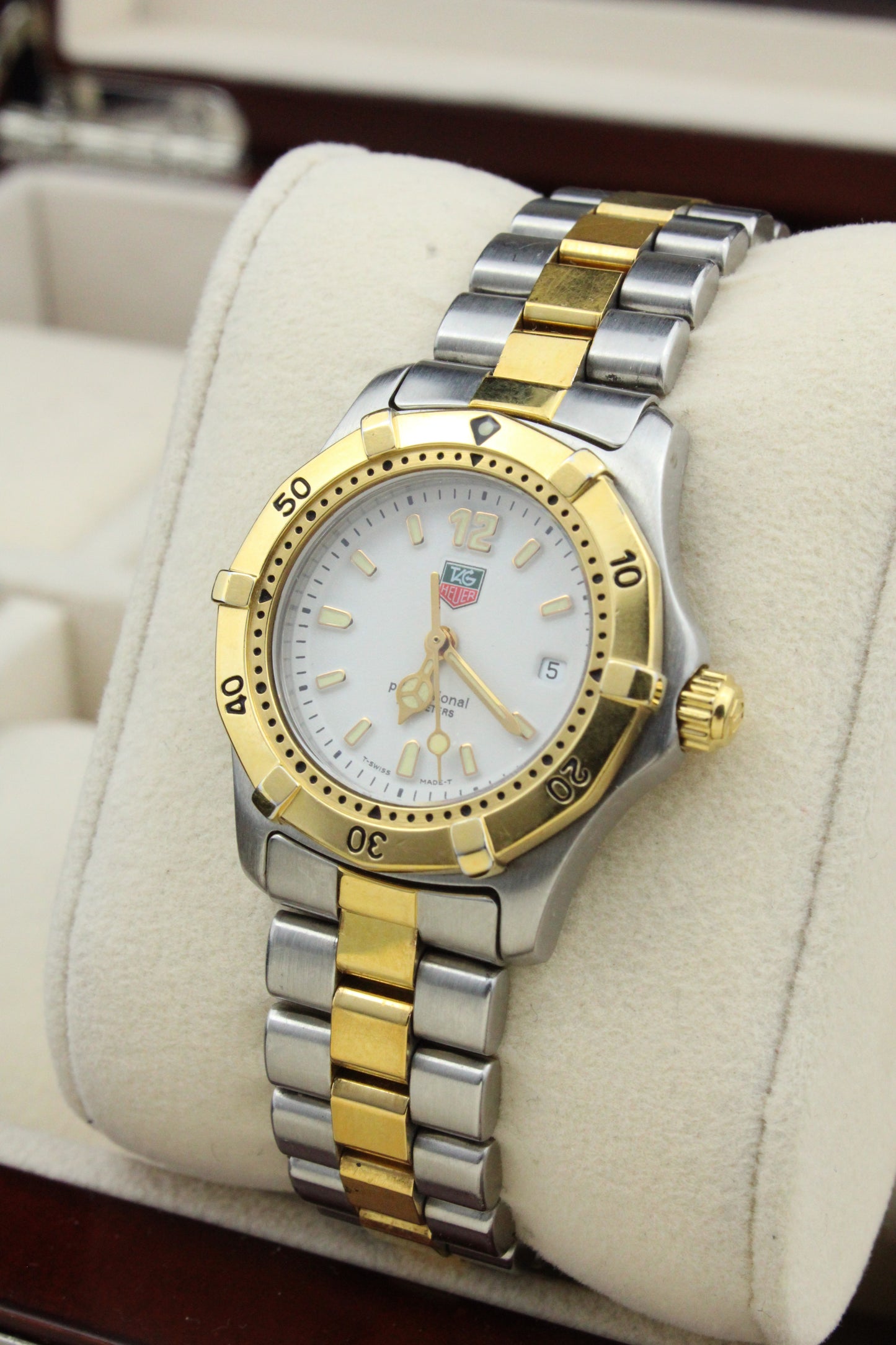 TAG Heuer 2000 Series WK1320 Ladies