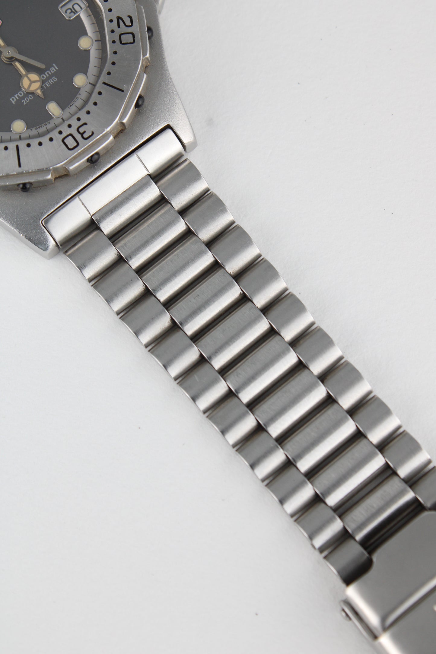 TAG Heuer 3000 Series 932.213 - Midsized