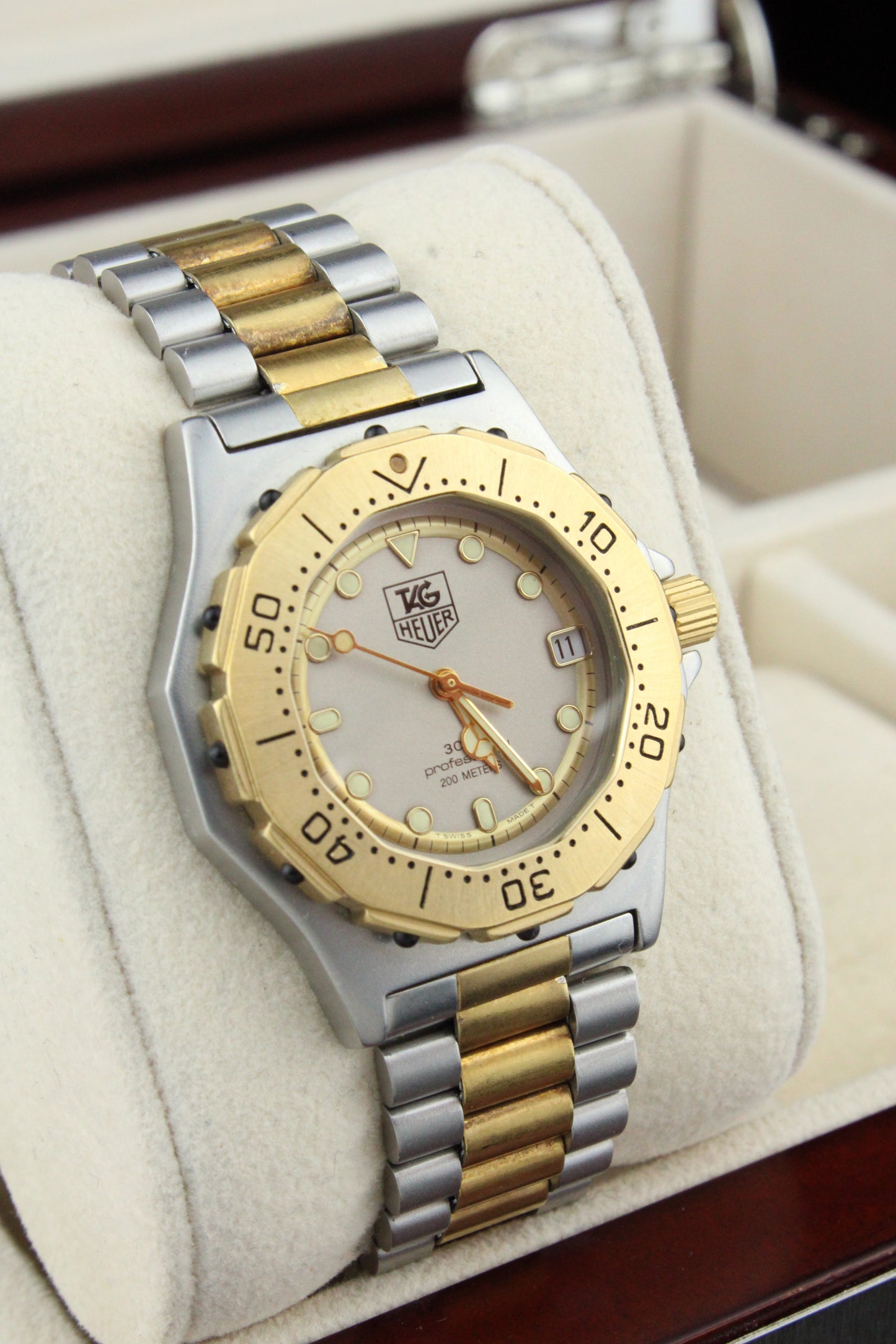 TAG Heuer 3000 Series 932.213 Midsized