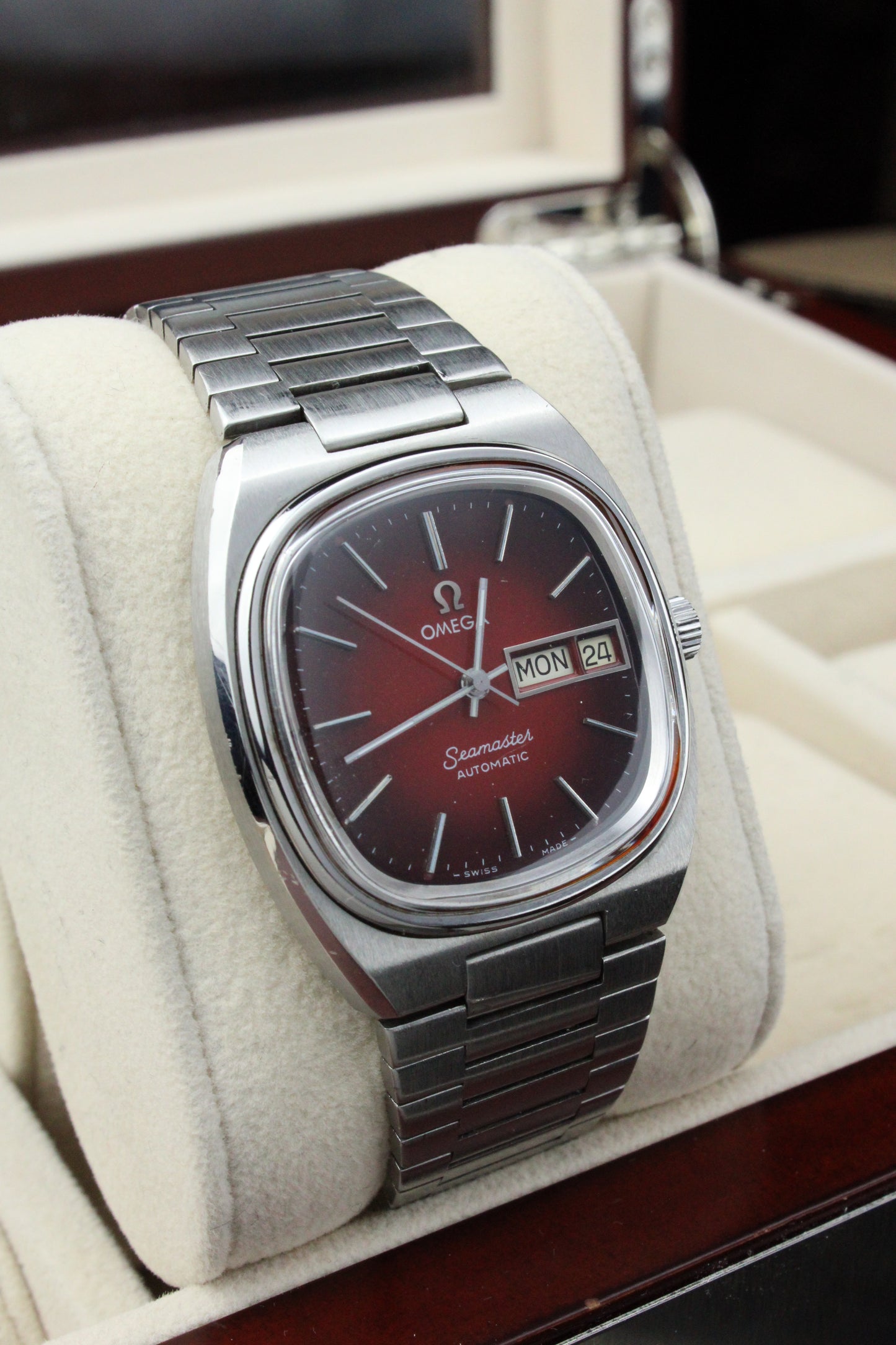 Omega Seamaster Automatic Day Date 166.0213 Gradient TV Dial