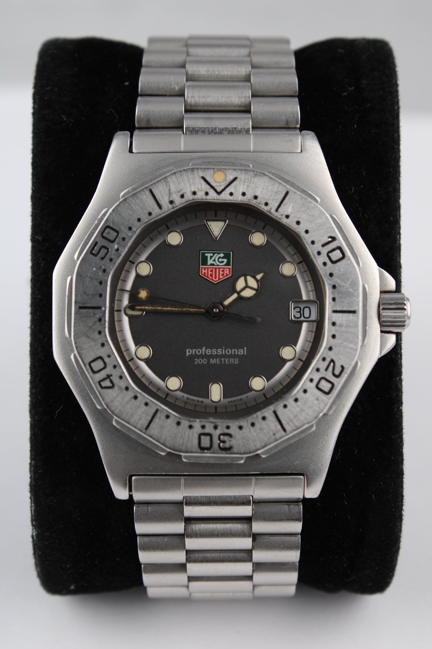 TAG Heuer 3000 Series Professional - 932.206 - Rare Coloured Shield