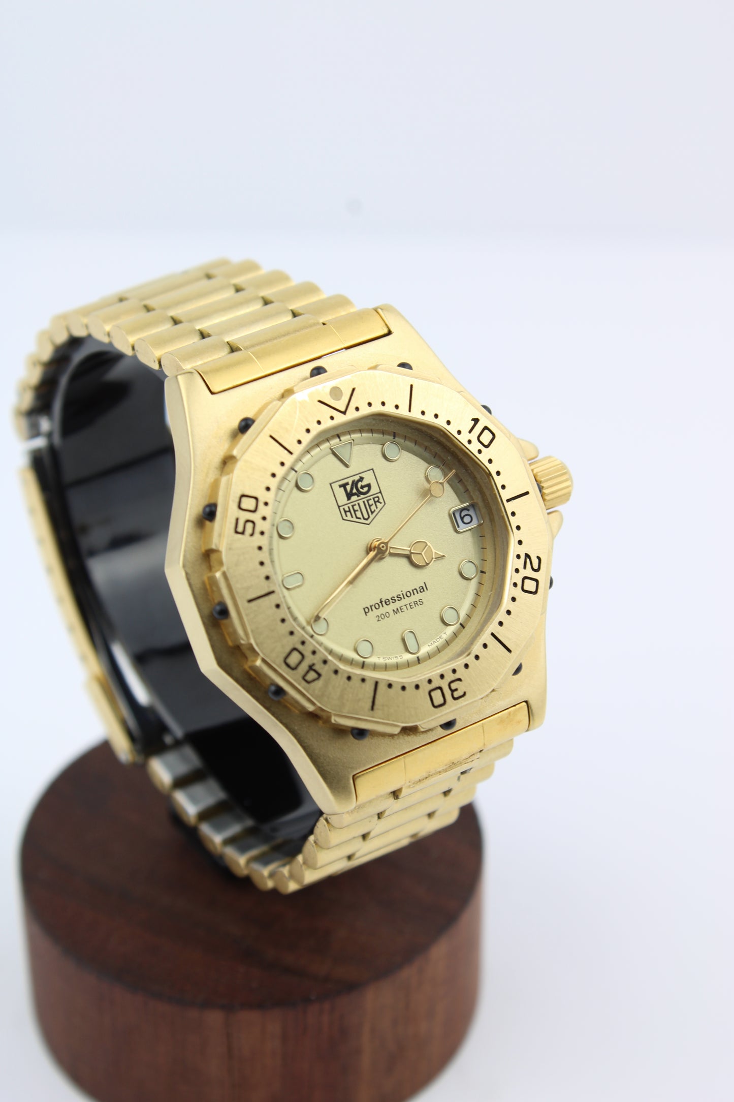 TAG Heuer 3000 Series Midsize 934.413