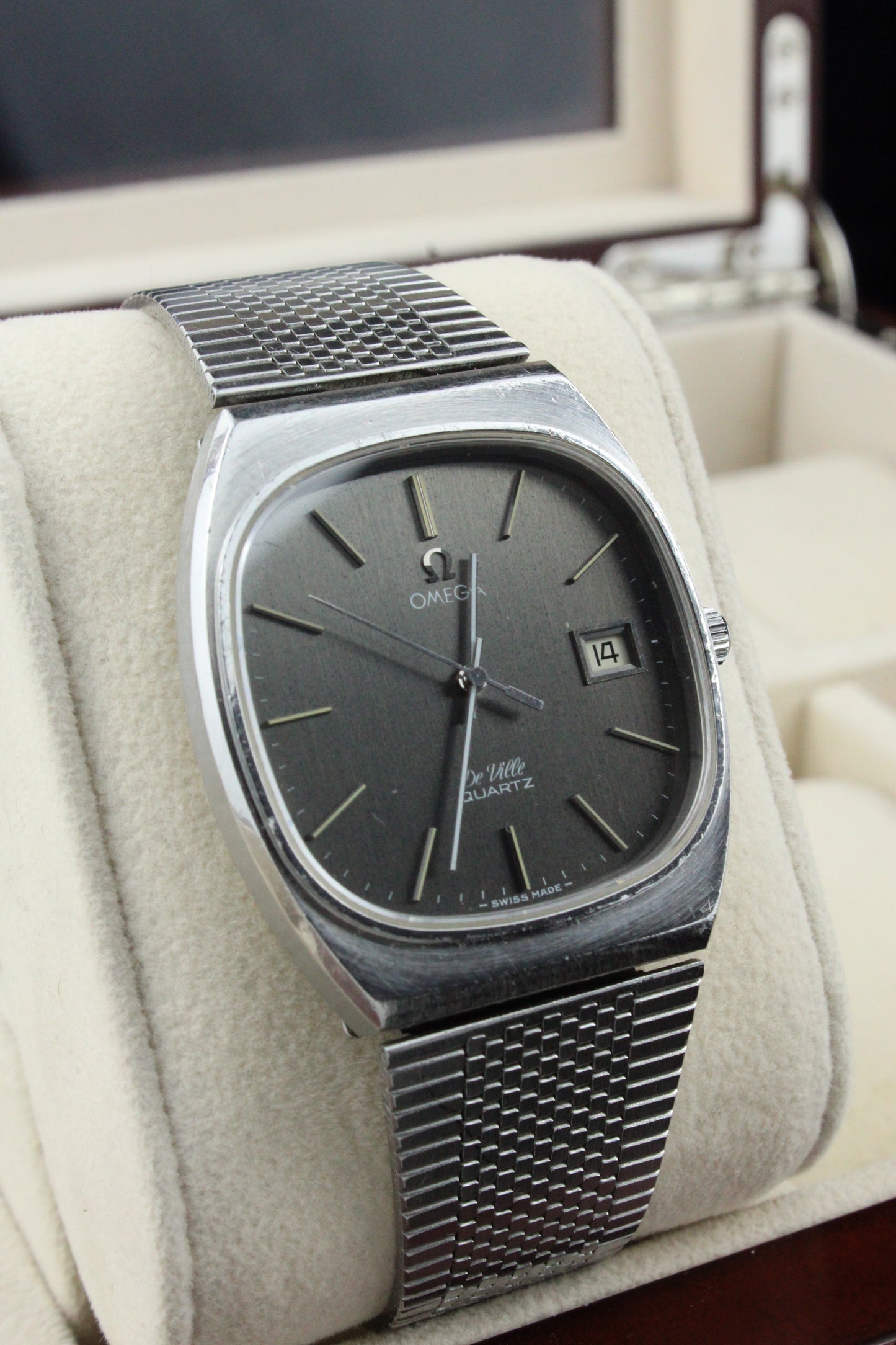 Omega De Ville Quartz
