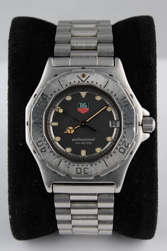 TAG Heuer 3000 Series - 932.213 - Rare Coloured Shield