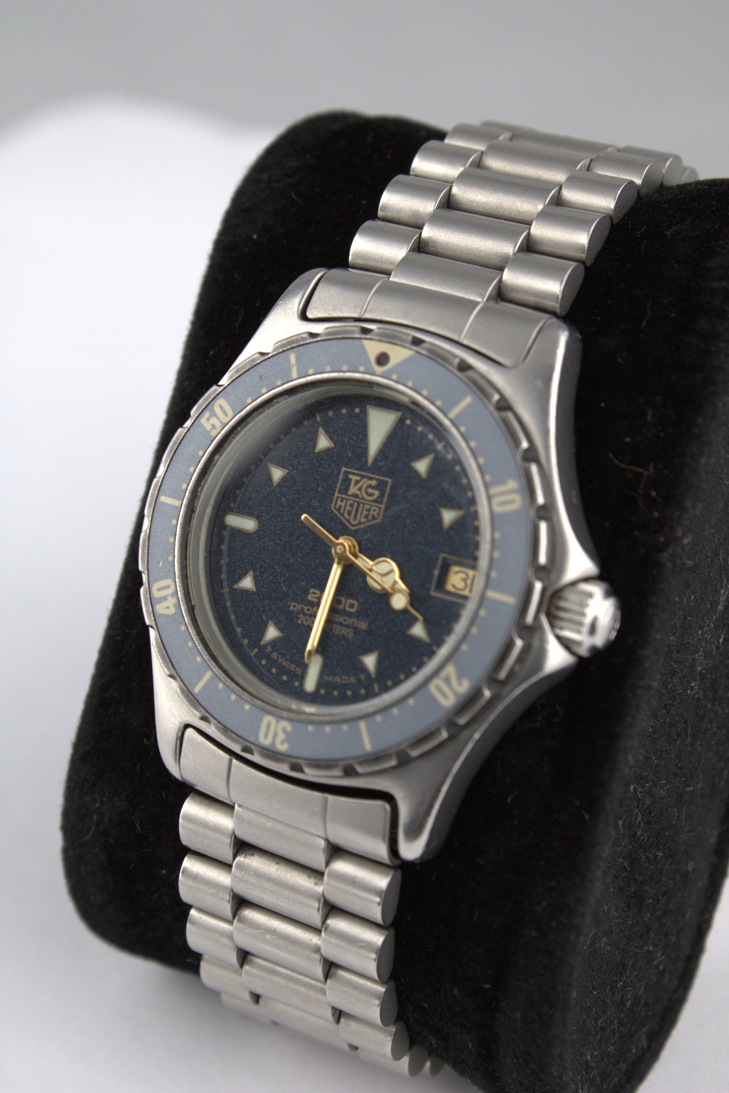 TAG Heuer 'Moondust' 2000 Series - 972.613
