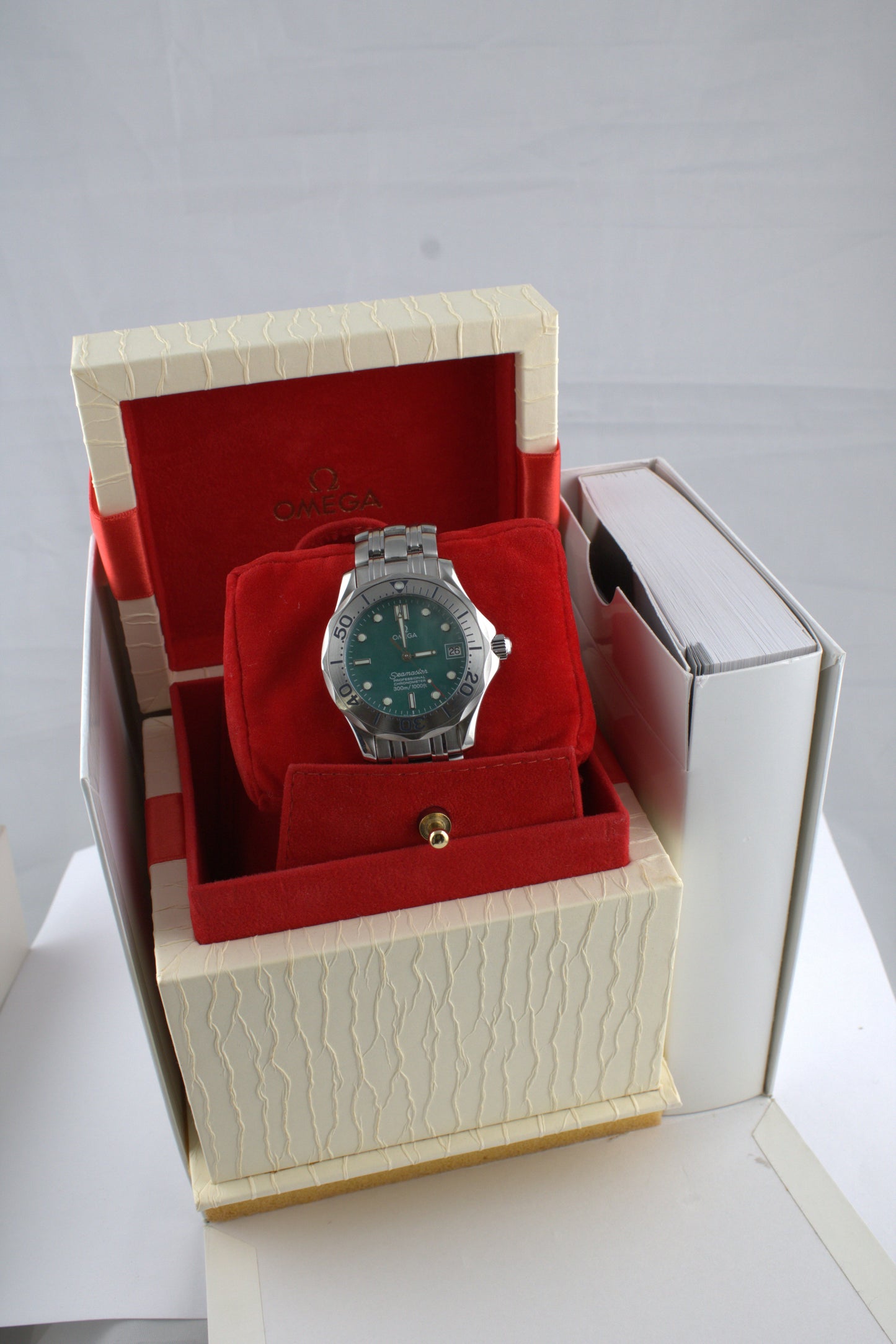 Omega Seamaster 300m Mother Of Pearl - 2050.71 - Limited