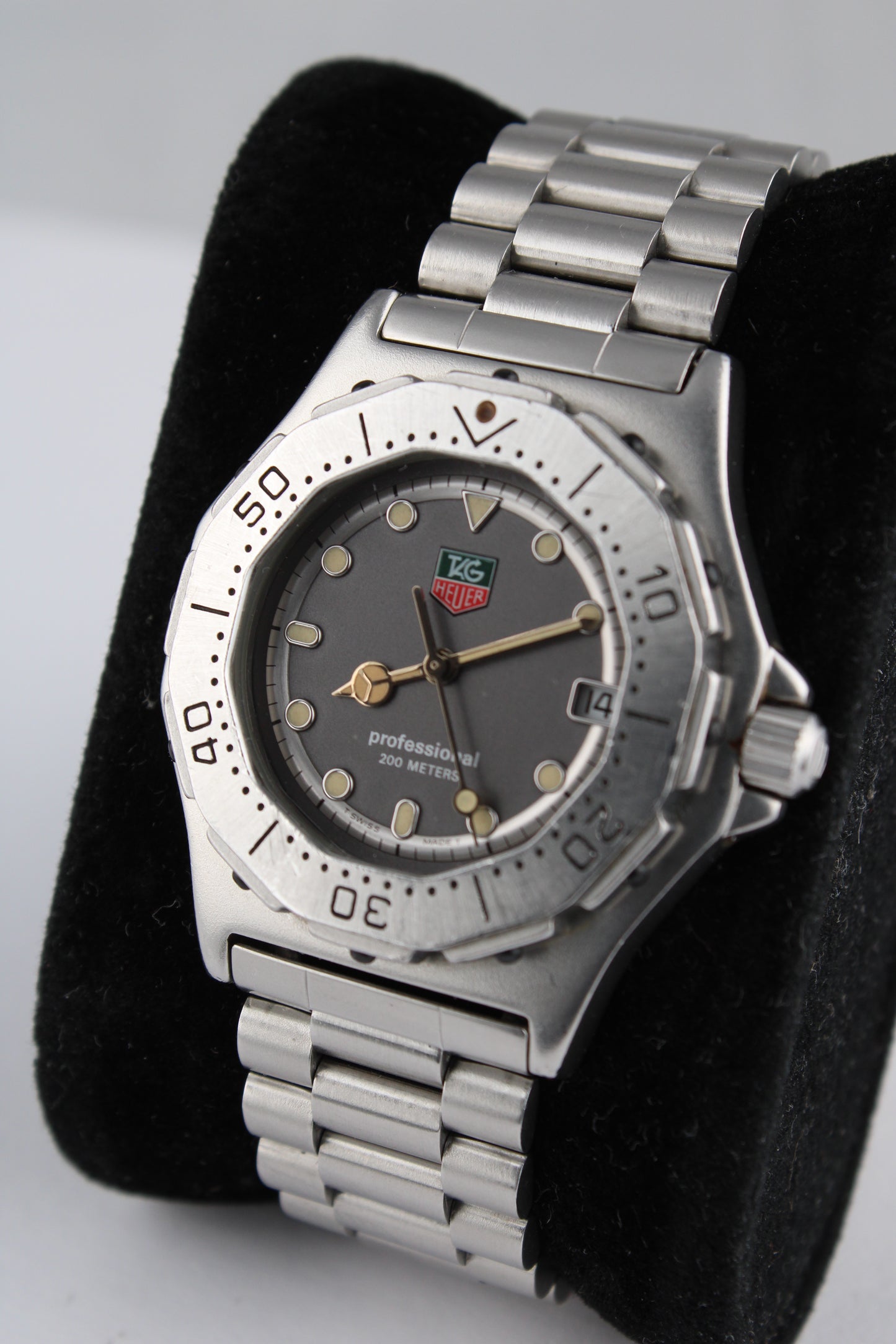 TAG Heuer 3000 Series - 932.213 - Rare Coloured Shield
