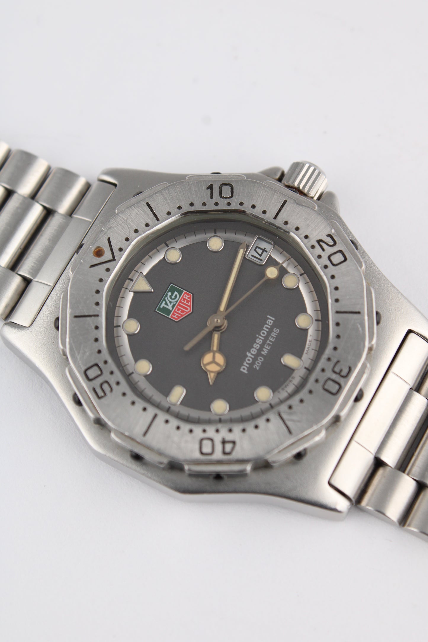 TAG Heuer 3000 Series - 932.213 - Rare Coloured Shield