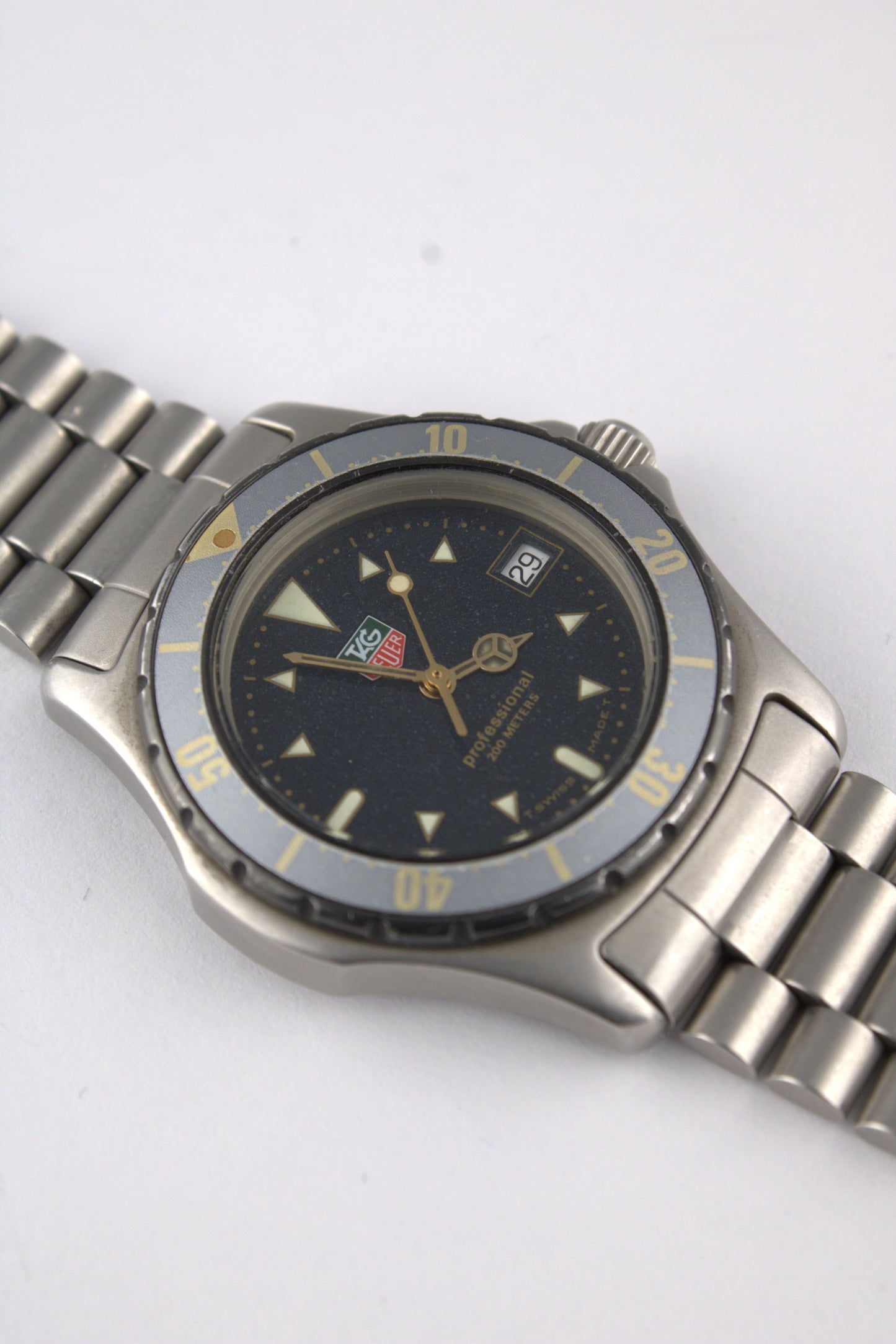 TAG Heuer 'Moondust' 2000 Series - 972.613