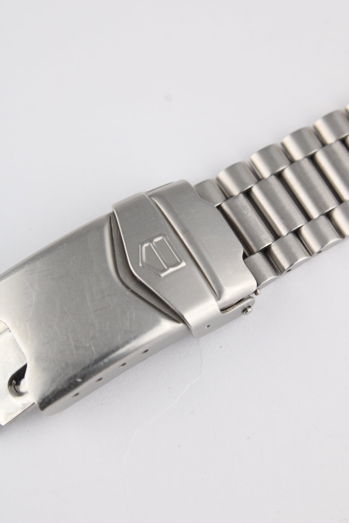 TAG Heuer 3000 Series - 932.213 - Rare Coloured Shield