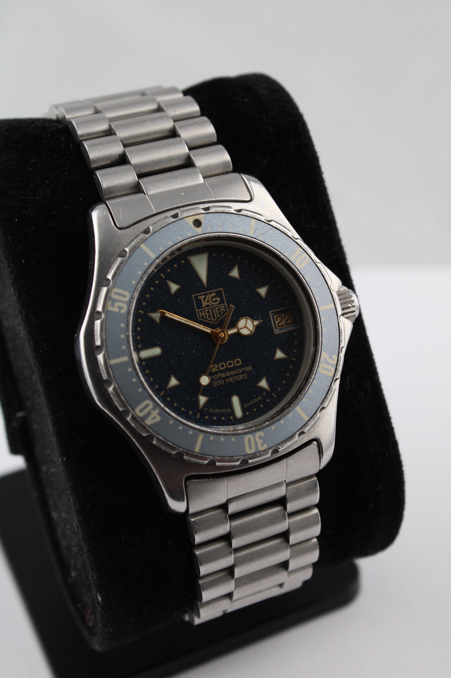 TAG Heuer 'Moondust' 2000 Series - 972.613