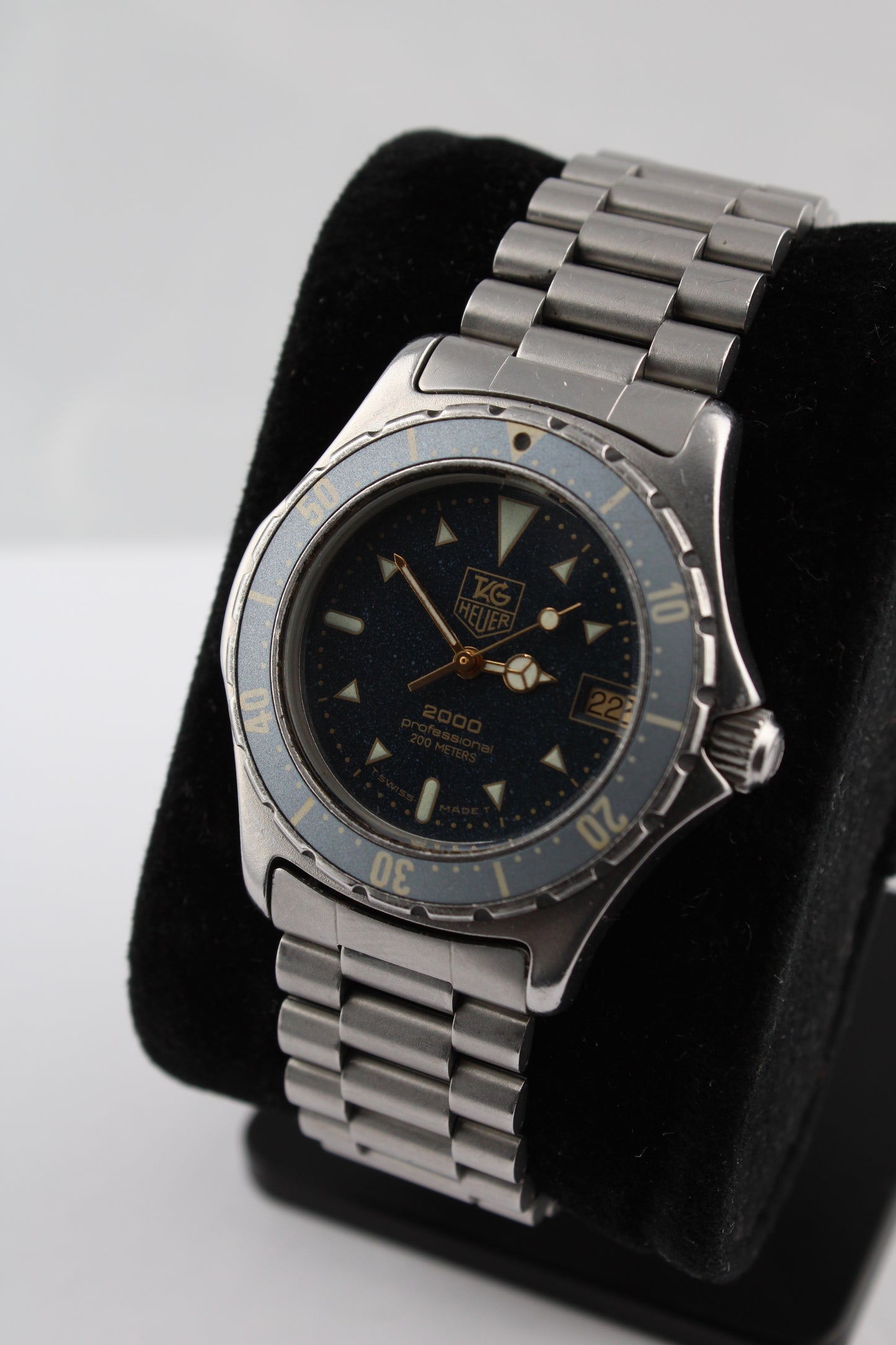 TAG Heuer 'Moondust' 2000 Series - 972.613