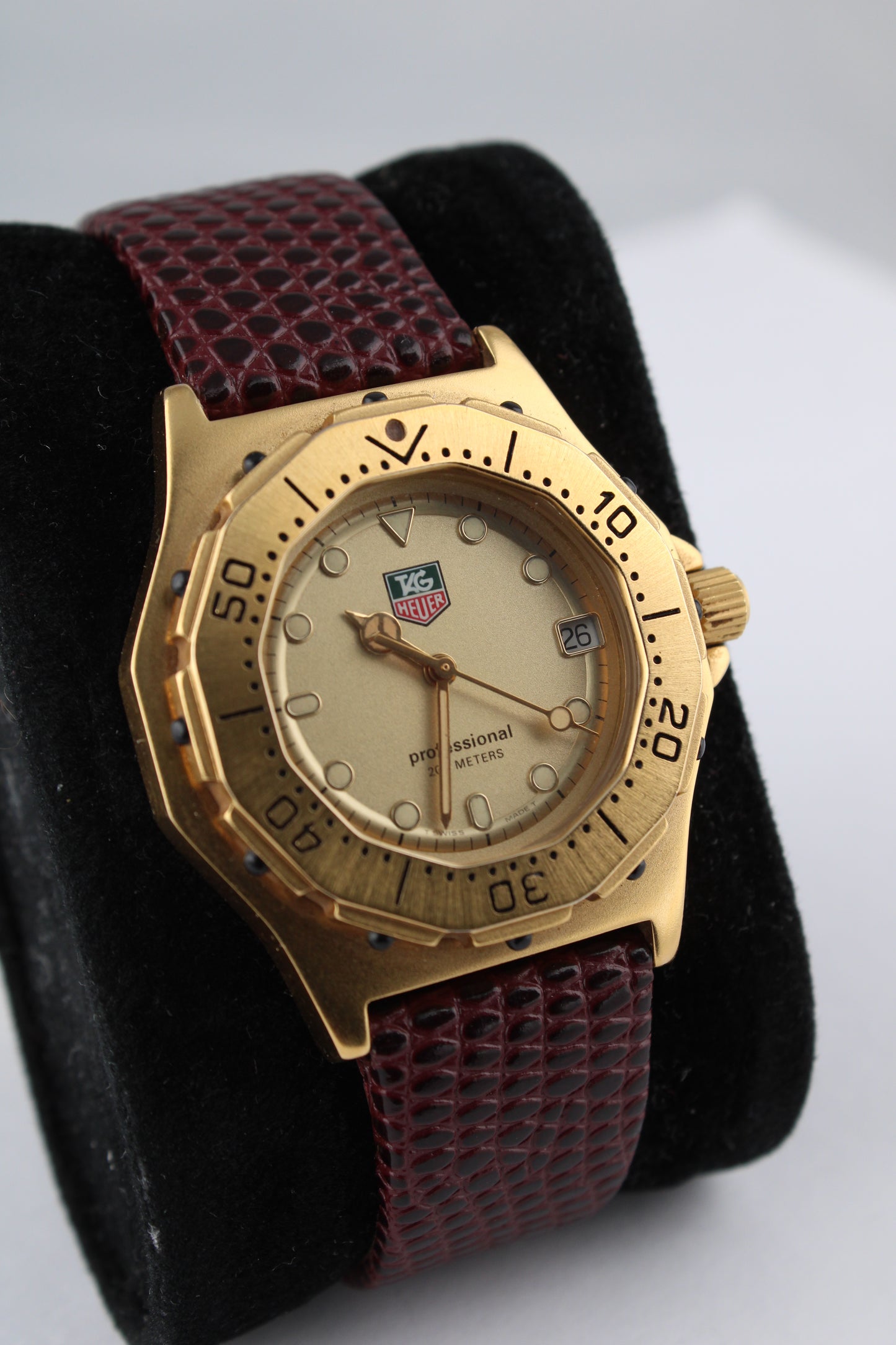 TAG Heuer 3000 Series - 934.413 - Rare Coloured Shield